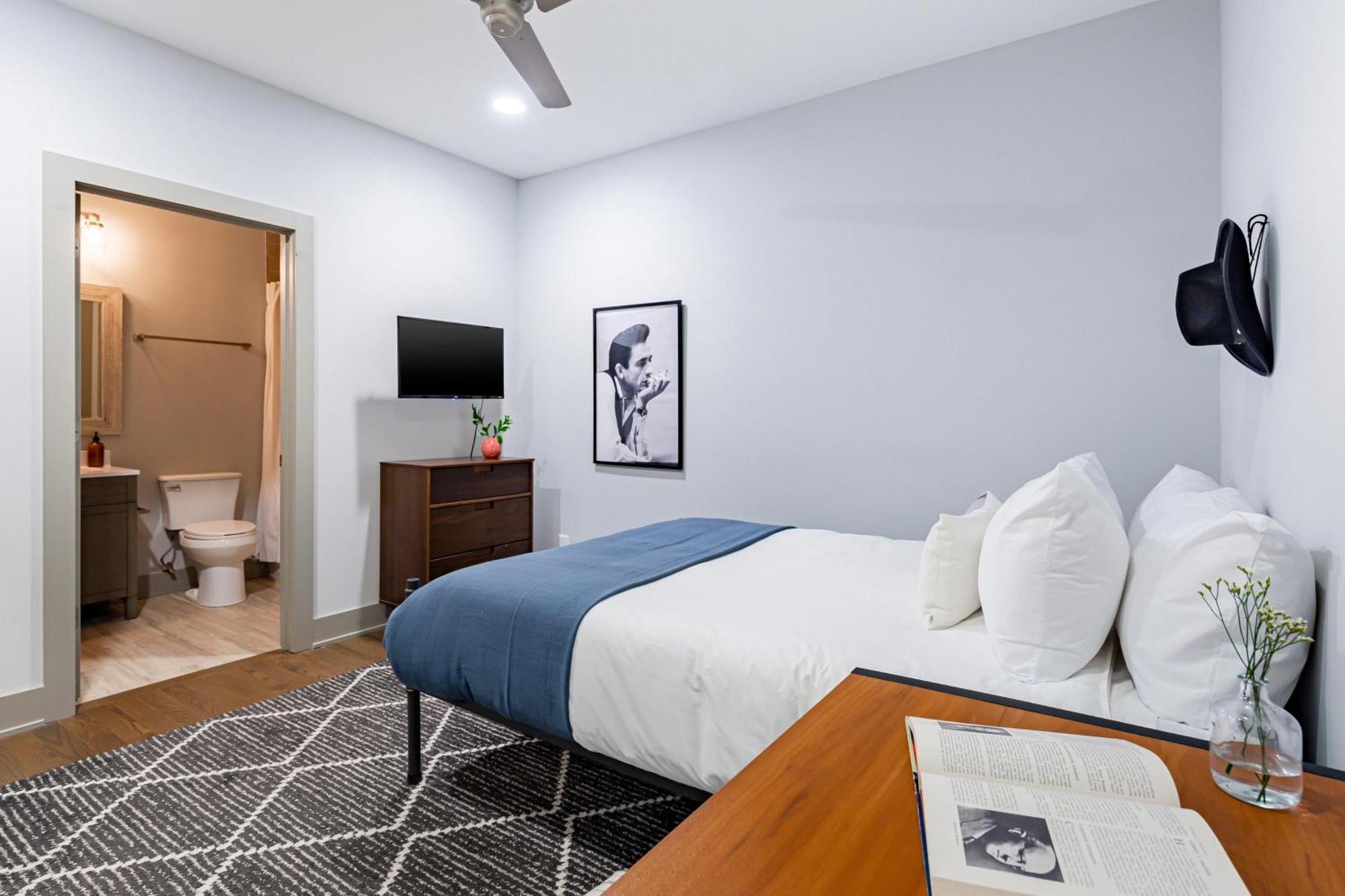 Waverly By Avantstay Nashville-inspired Townhome W Luxury Kitchen Pool Table *