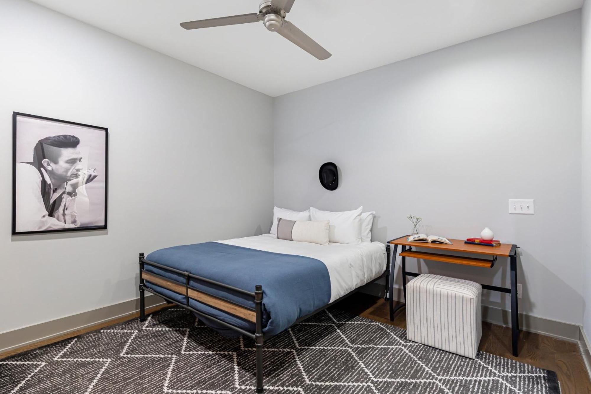 Holiday home Waverly By Avantstay Nashville-inspired Townhome W Luxury Kitchen Pool Table *