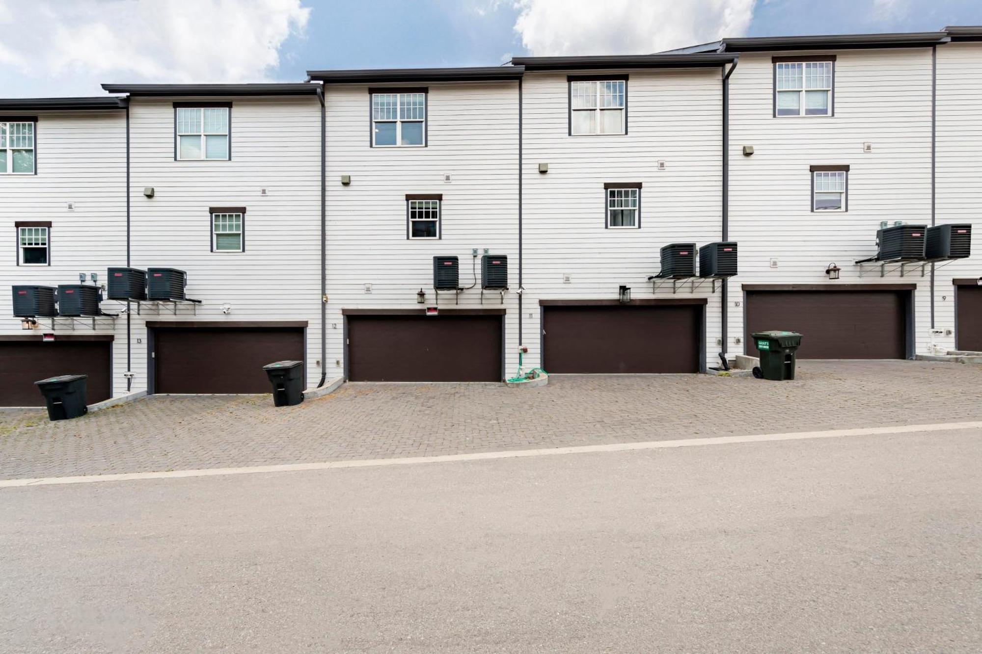 Waverly By Avantstay Nashville-inspired Townhome W Luxury Kitchen Pool Table *