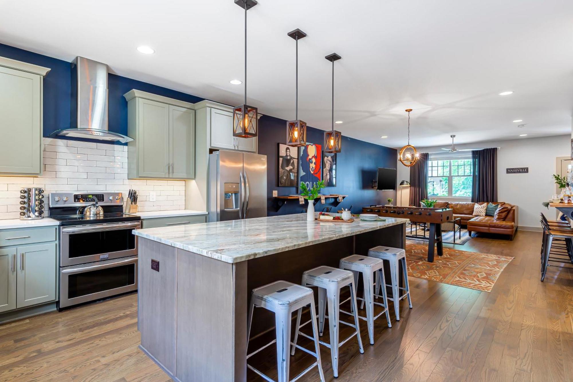 Holiday home Waverly By Avantstay Nashville-inspired Townhome W Luxury Kitchen Pool Table *