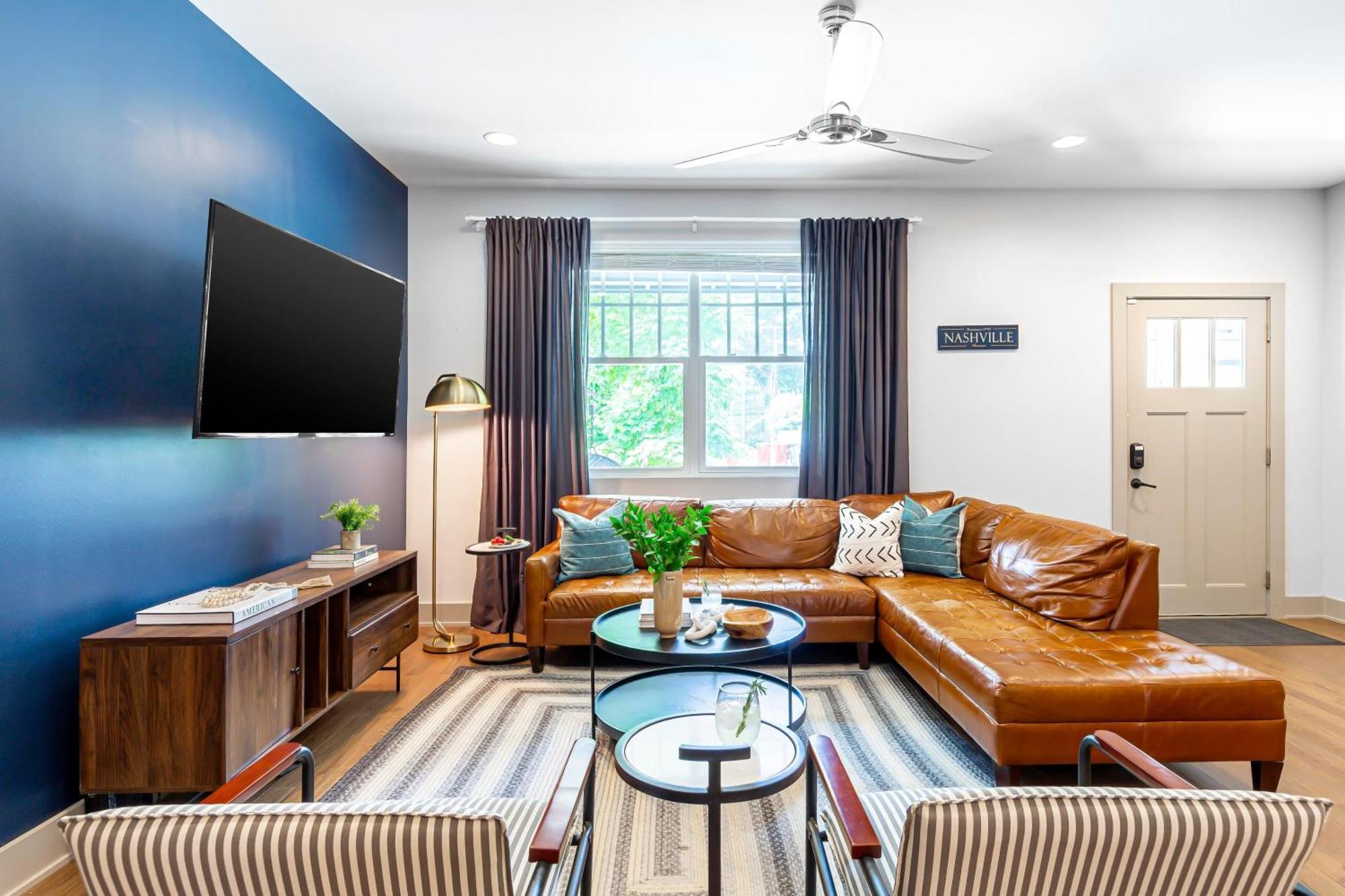 Waverly By Avantstay Nashville-inspired Townhome W Luxury Kitchen Pool Table *